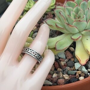 Sterling Silver 925 XOXO Band Ring Hugs & Kisses Size 8 Unisex Band ring VGUC